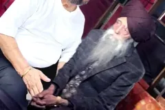 APS President Gary Sikkav with Fauja Singh Ji